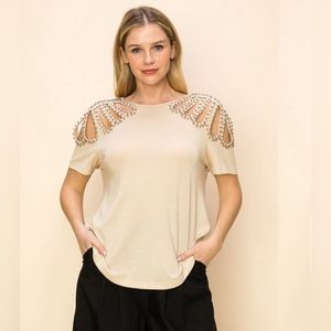 657. Flower Shaped Laser Cut Detail T Shirt in Taupe